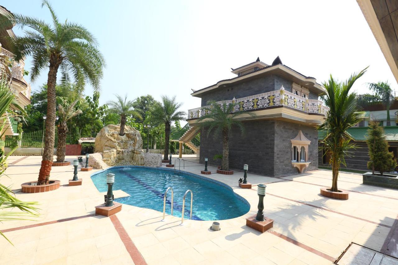 Mann The Palm Retreat Hotel Lakhnau Kültér fotó