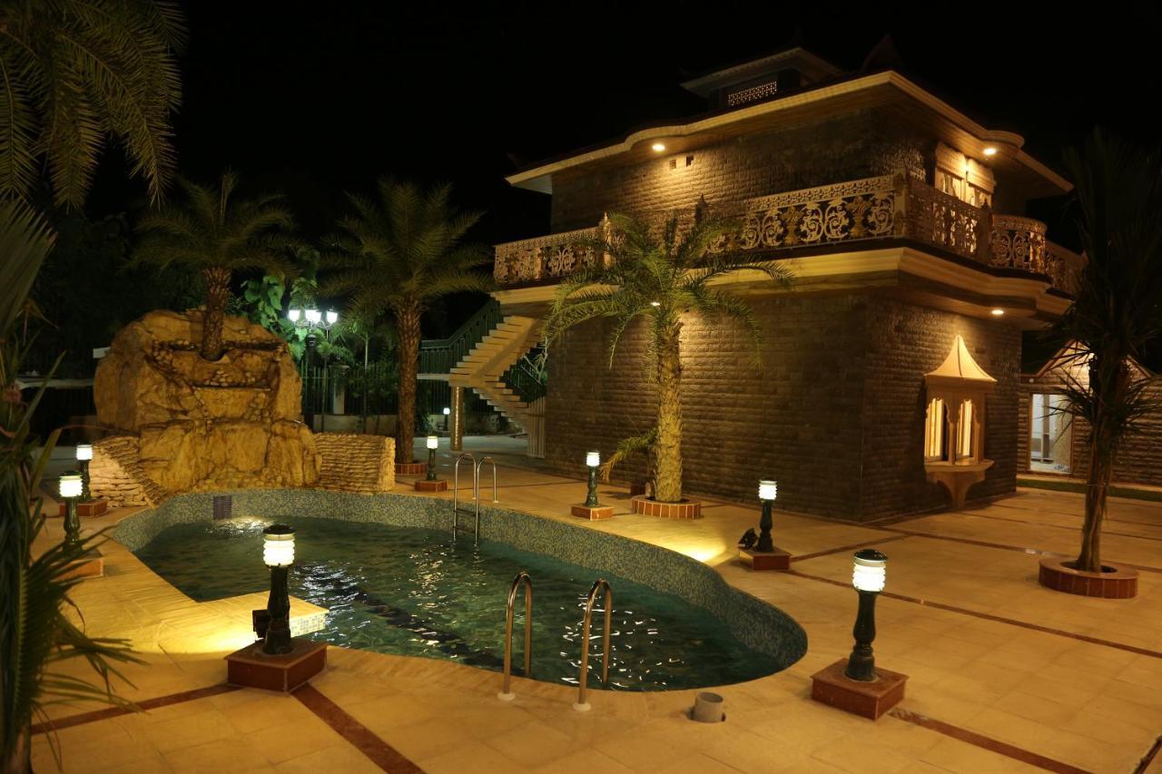 Mann The Palm Retreat Hotel Lakhnau Kültér fotó