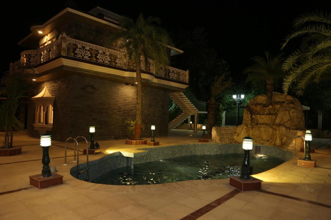 Mann The Palm Retreat Hotel Lakhnau Kültér fotó