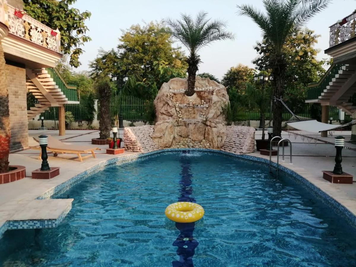Mann The Palm Retreat Hotel Lakhnau Kültér fotó