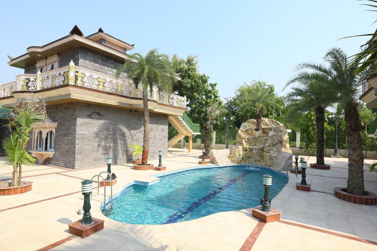 Mann The Palm Retreat Hotel Lakhnau Kültér fotó