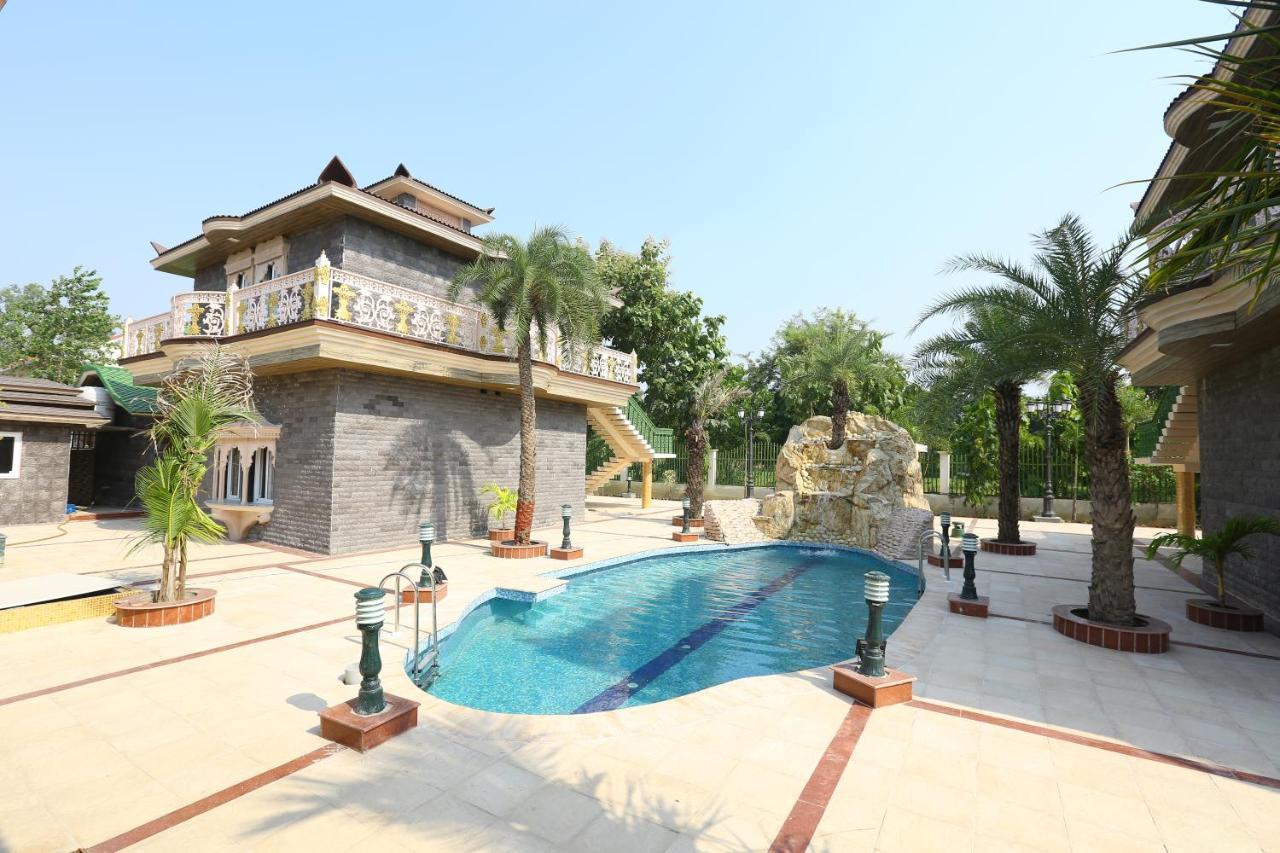 Mann The Palm Retreat Hotel Lakhnau Kültér fotó